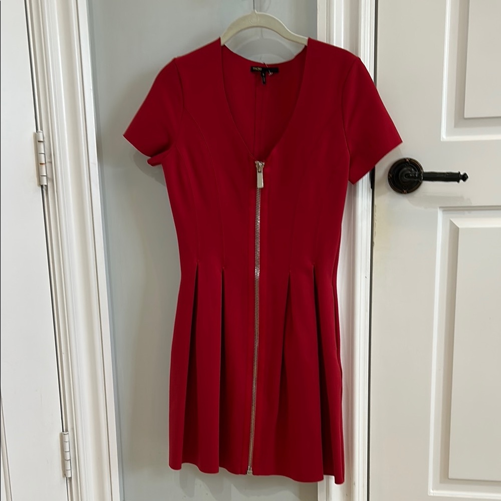Elegant Red Zipper Dress